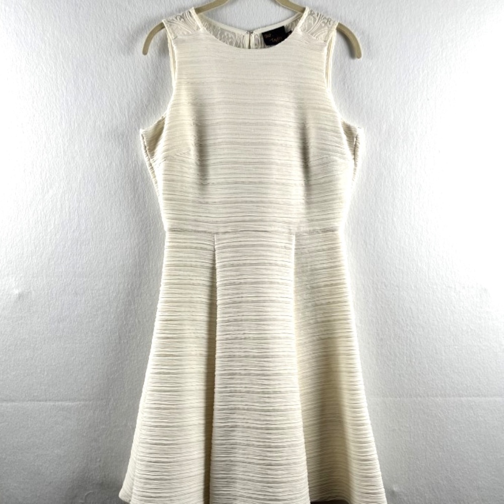 NEW Just Taylor Sleeveless Ivory Stretch Lace Fit & Flare Party Size 6